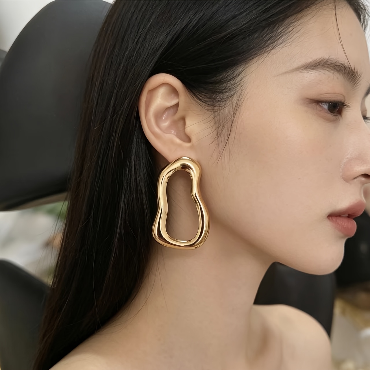 Women's Retro Geometric Hollow Statement Earrings, Fashionable